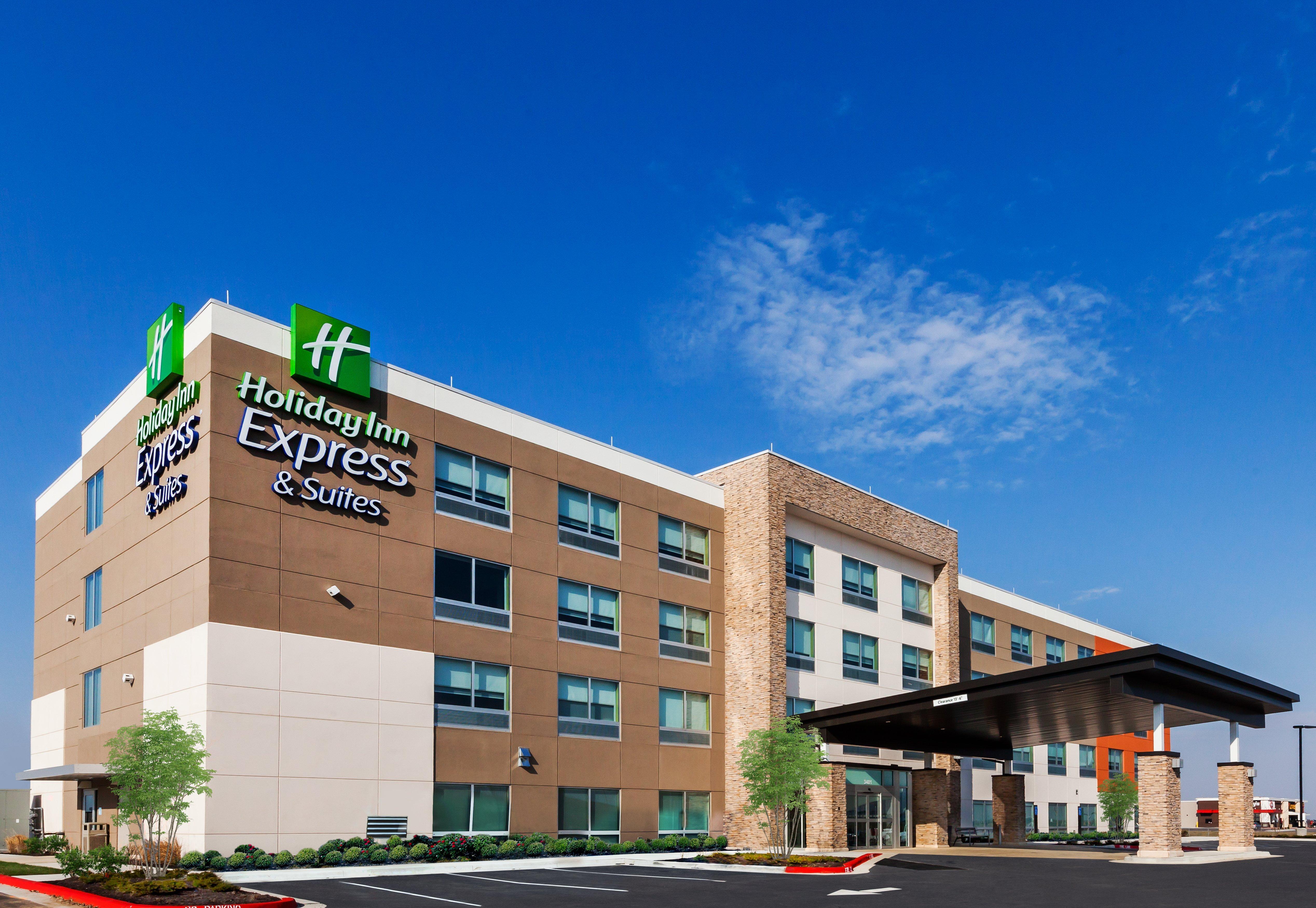 Holiday Inn Express And Suites Chanute, An Ihg Hotel Exterior photo